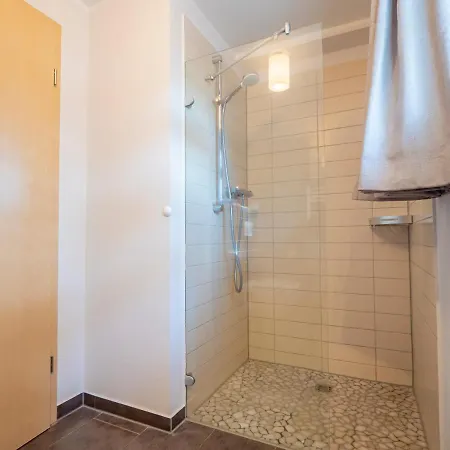 Marina Eldenburg - Ferienhäuser Und Bootsverleih Am Tor Zur Müritz Apartment