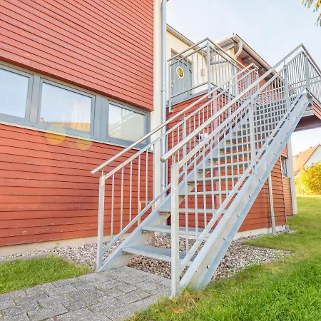 Marina Eldenburg - Ferienhauser Und Bootsverleih Am Tor Zur Muritz *