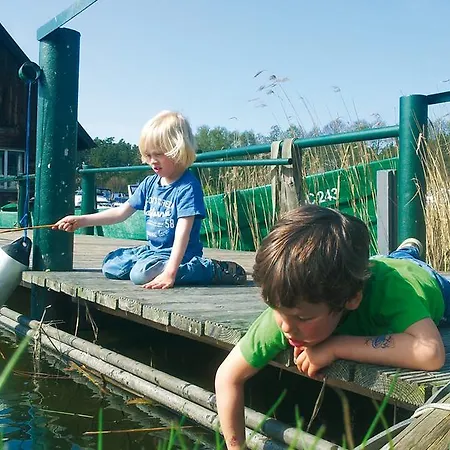 Marina Eldenburg - Ferienhauser Und Bootsverleih Am Tor Zur Muritz Ξενοδοχείο *