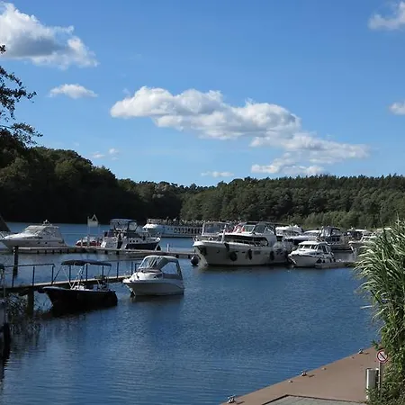 Marina Eldenburg - Ferienhauser Und Bootsverleih Am Tor Zur Muritz Ξενοδοχείο Βάρεν