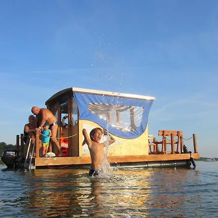 Marina Eldenburg - Ferienhauser Und Bootsverleih Am Tor Zur Muritz Ξενοδοχείο