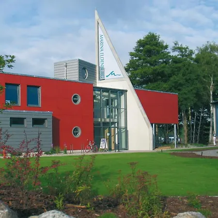 Ξενοδοχείο Marina Eldenburg - Ferienhauser Und Bootsverleih Am Tor Zur Muritz