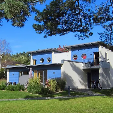 Marina Eldenburg - Ferienhauser Und Bootsverleih Am Tor Zur Muritz *