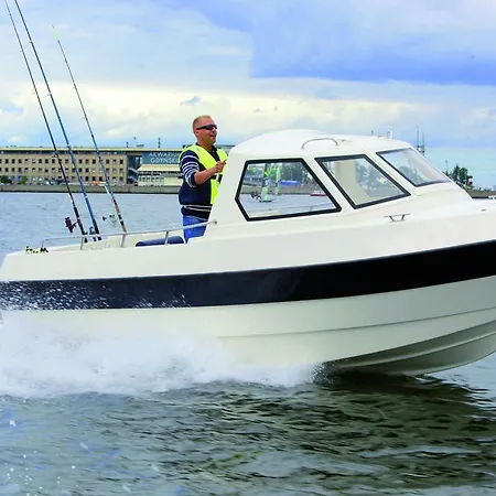 Marina Eldenburg - Ferienhauser Und Bootsverleih Am Tor Zur Muritz * Βάρεν