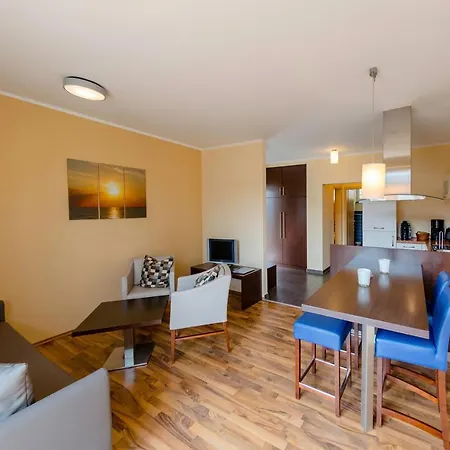 Marina Eldenburg - Ferienhauser Und Bootsverleih Am Tor Zur Muritz Βάρεν