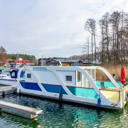 Marina Eldenburg - Ferienhauser Und Bootsverleih Am Tor Zur Muritz Ξενοδοχείο *