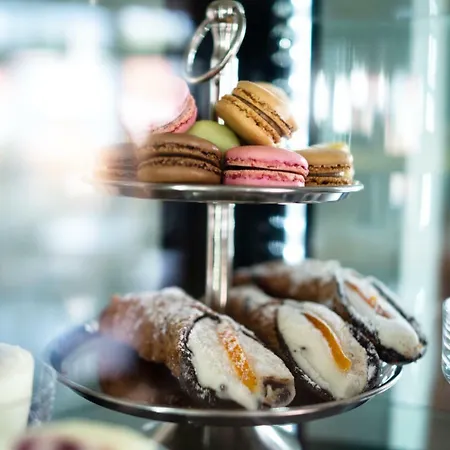 Marina Eldenburg - Ferienhauser Und Bootsverleih Am Tor Zur Muritz